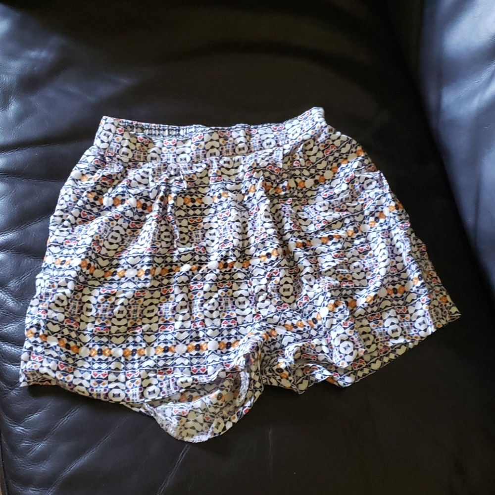Size 2 H and M patterned Shorts